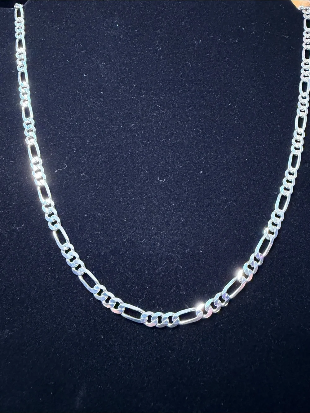 925 Stamped Sterling Silver Figaro 24in 4MM Necklace Lobster Clasp. 16g